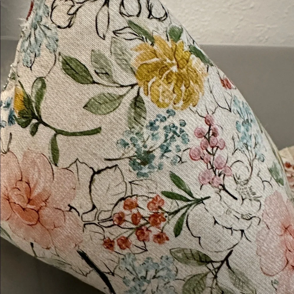 Handmade Floral Cell Phone Stand - Picture 6 of 7